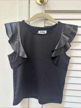 MIA Black Ruffle-Accent Sleeveless Camisole